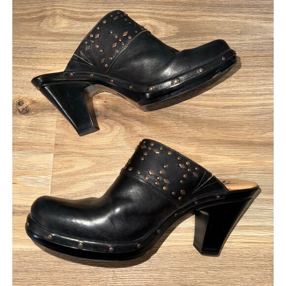Söfft Heel Mules Mule Leather Black
Studded Embellished - size 8.5 - Picture 5 of 10